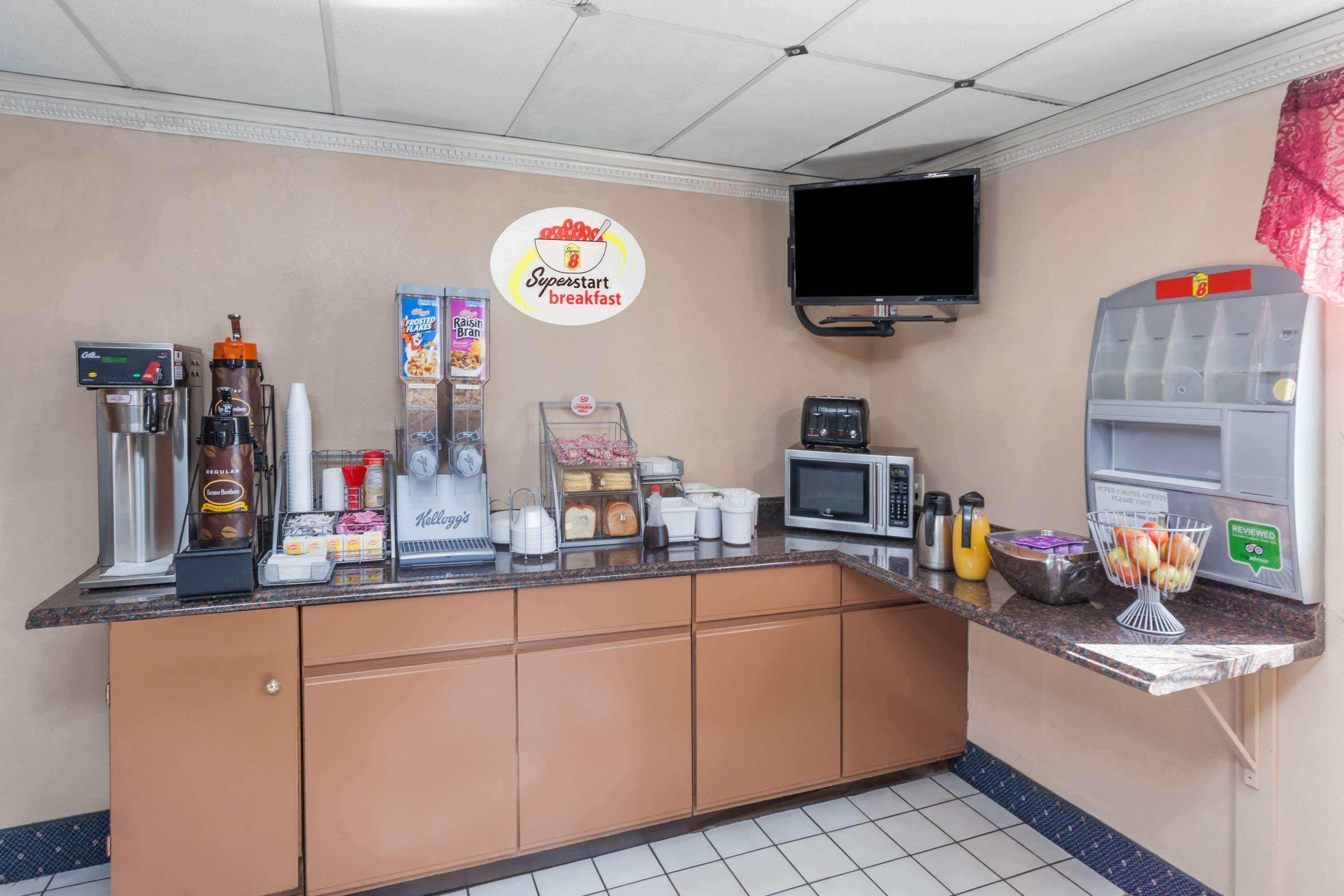 Super 8 By Wyndham Merrillville Extérieur photo