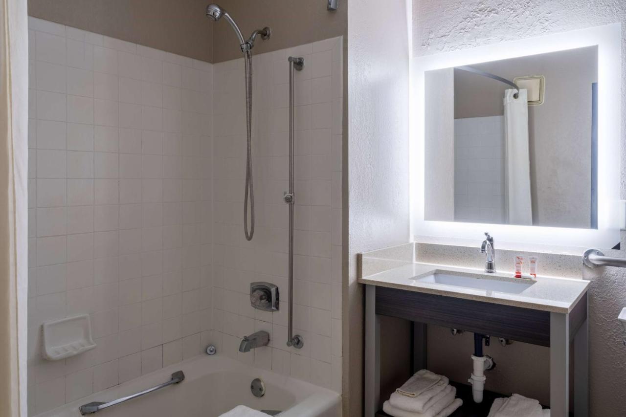 Super 8 By Wyndham Merrillville Extérieur photo