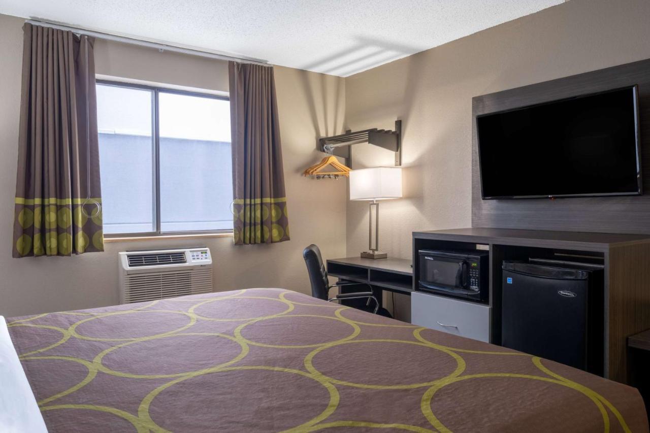 Super 8 By Wyndham Merrillville Extérieur photo