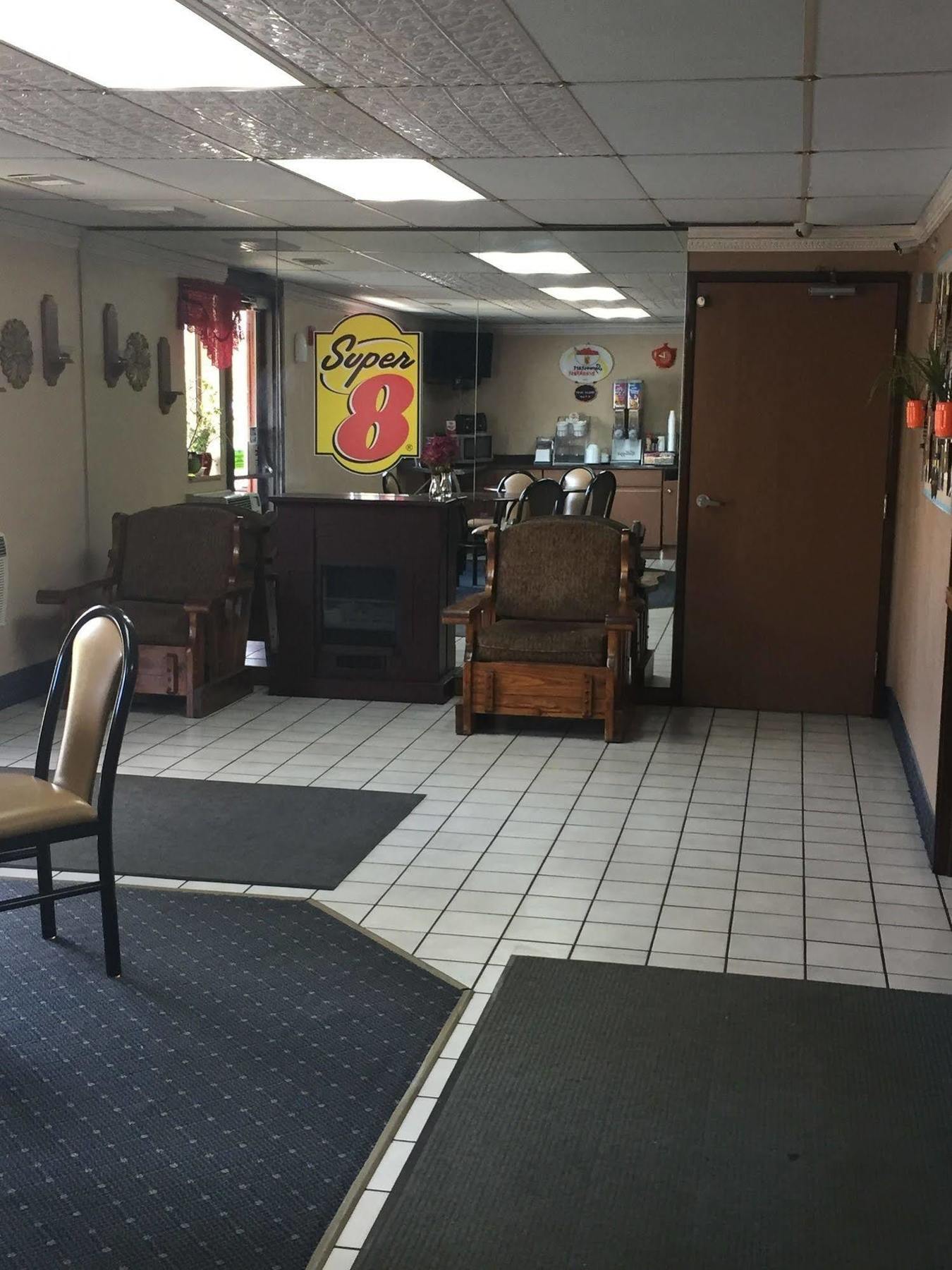Super 8 By Wyndham Merrillville Extérieur photo